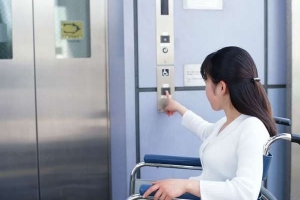 Ý nghĩa thực sự của việc lắp gương trong thang máy