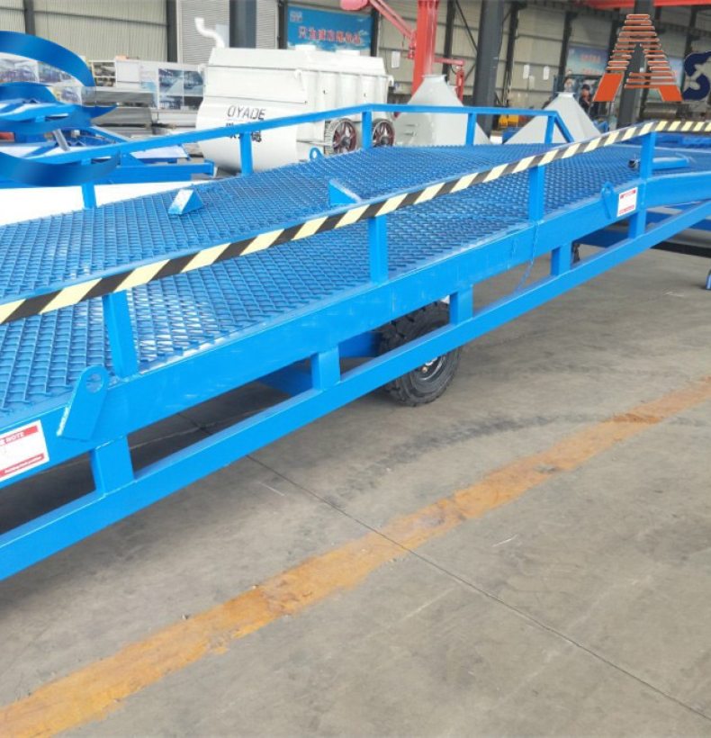 CẦU LÊN XUỐNG HÀNG CONTAINER