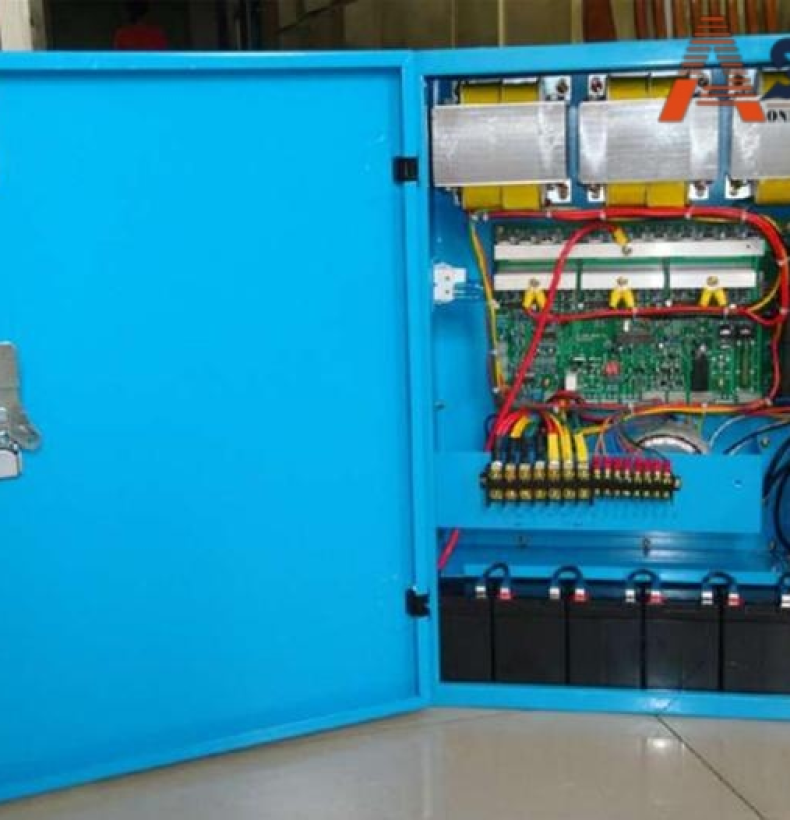 Pin dự phòng điều khiển thang máy