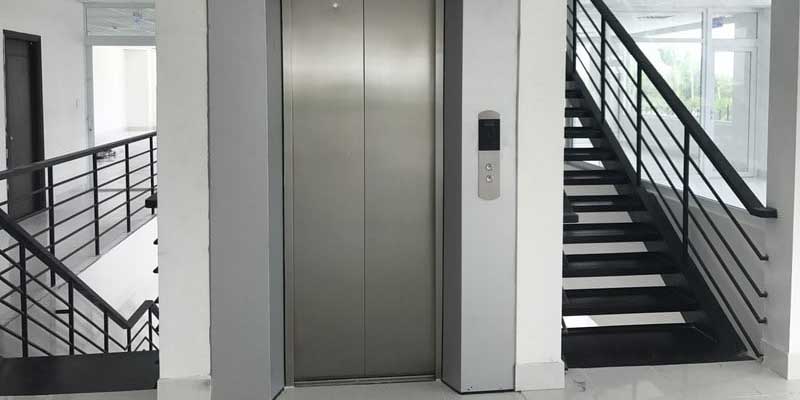 Mẫu cửa cabin thang máy phổ biến hiện nay