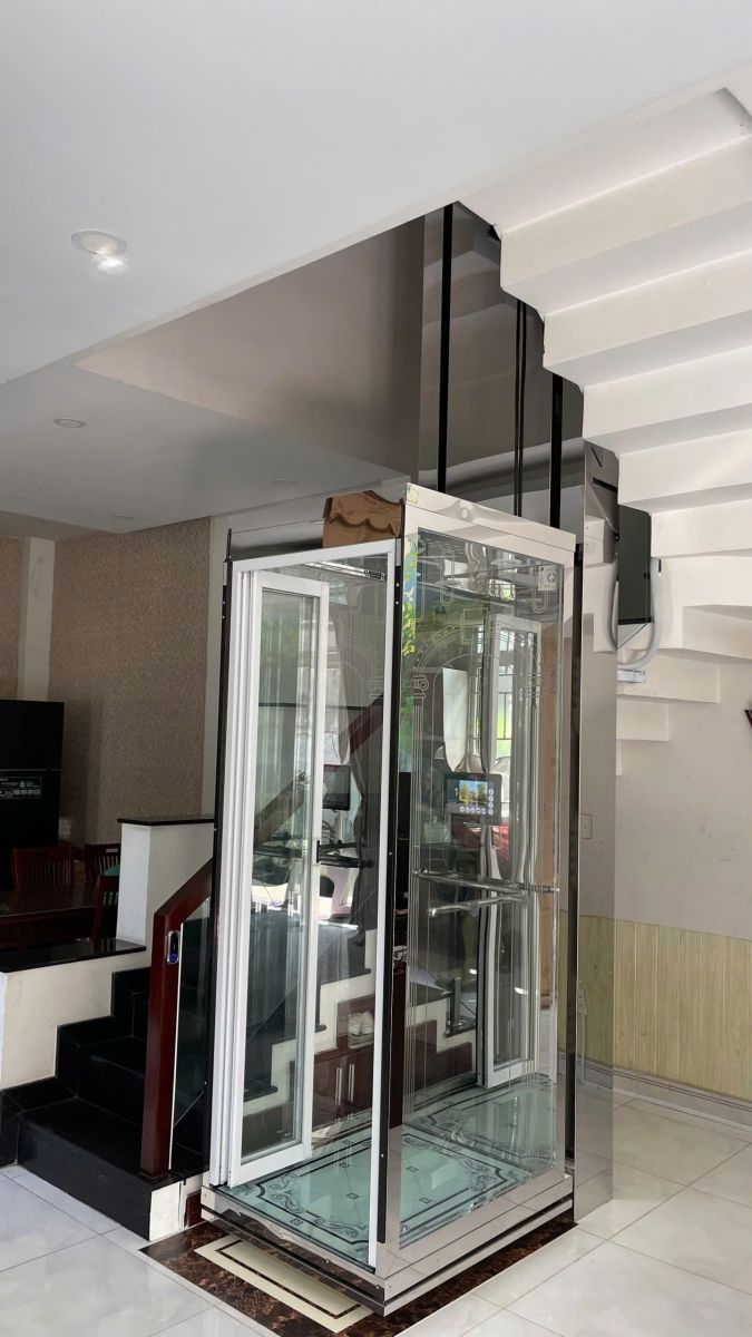 Thang máy có phòng máy và không phòng máy khác nhau như thế nào khi bảo trì