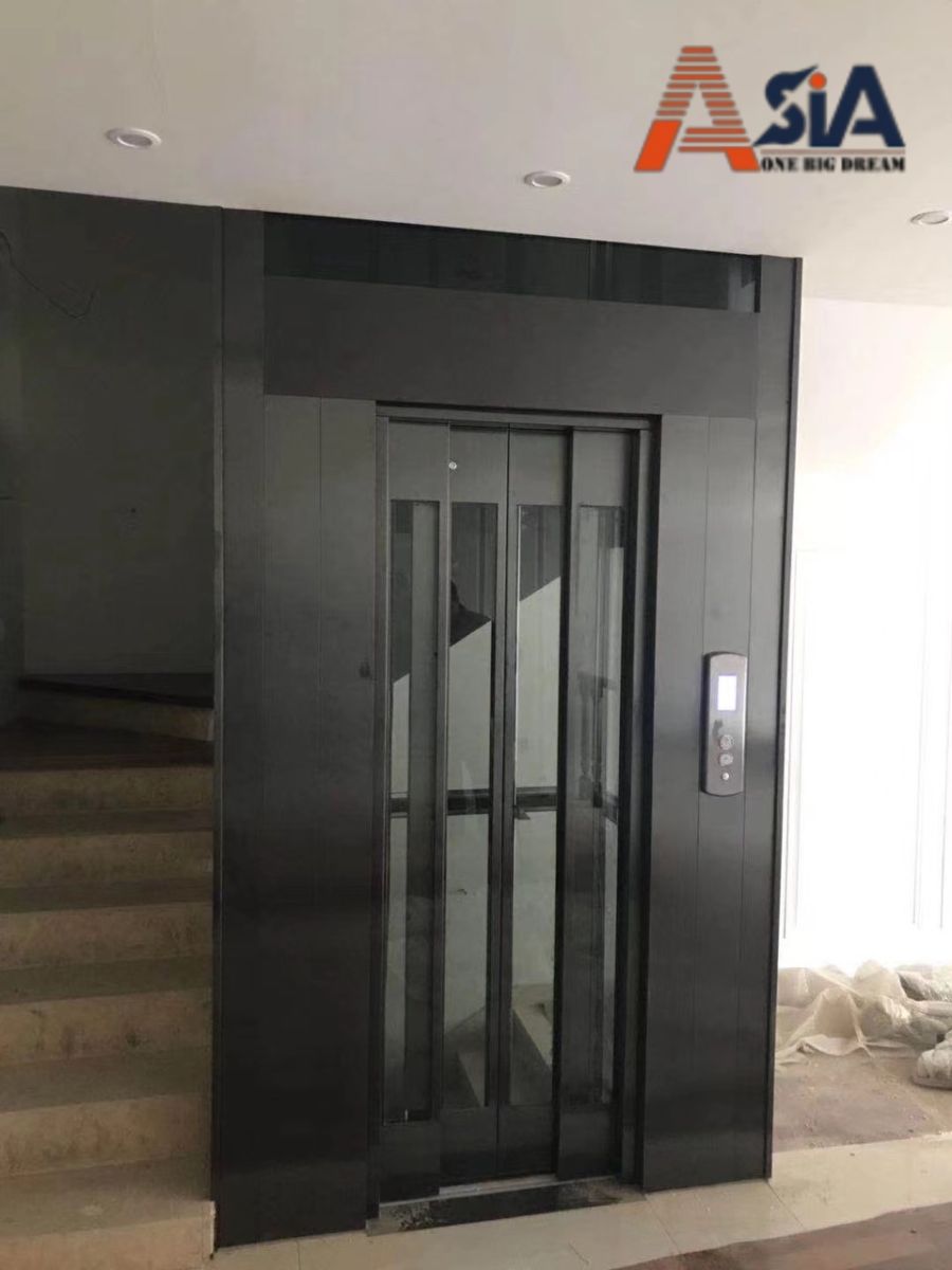 thang máy thủy lực trong không gian nội thất gia đình