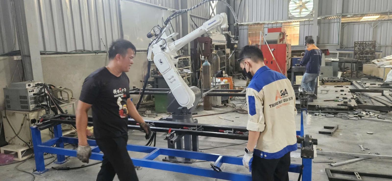 So Sánh Thang Máy Mini Trục Vít Và Thủy Lực