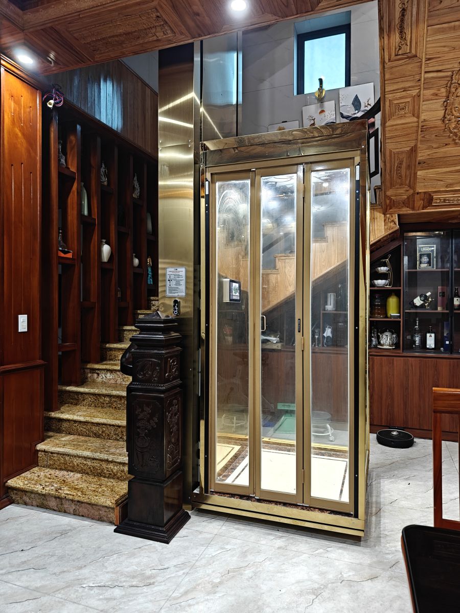 Thang máy trục vít nhà phố